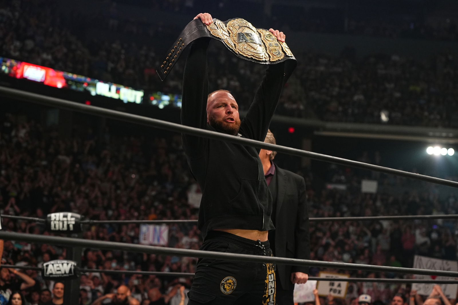 Jon Moxley Regains AEW World Title At Dynamite Grand Slam