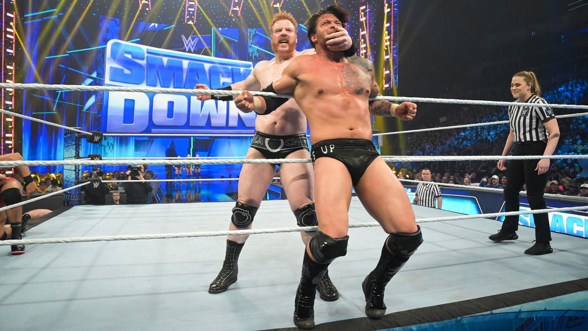 Wwe Smackdown Viewership Down 18 49 Demo Rating Up